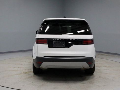 Used 2024 Land Rover Discovery S image 10