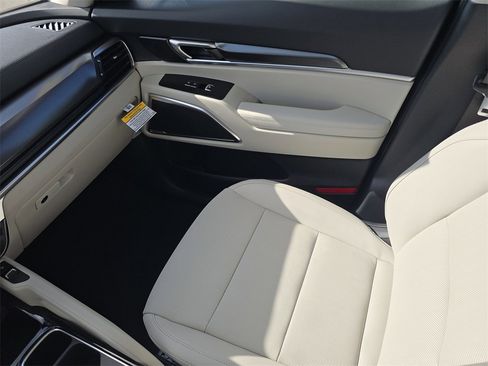 New 2025 Kia Telluride S image 18