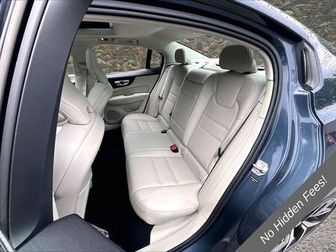 Used 2019 Volvo S60 T6 Momentum w/ Premium Package AWD/4WD image 24