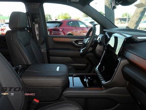 New 2025 GMC Yukon XL Denali w/ Sun & Power Step Package image 16