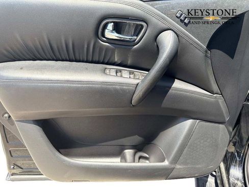 Used 2023 Nissan Armada SL w/ Midnight Edition Package image 7