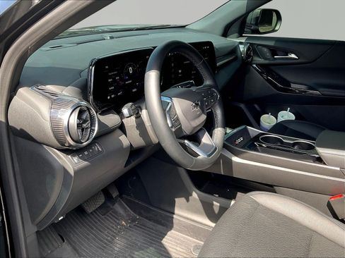 Used 2025 Chevrolet Equinox LT w/ Convenience Package II AWD/4WD image 18