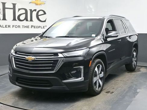 Used 2023 Chevrolet Traverse LT w/ LT Premium Package image 7