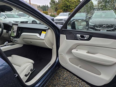 New 2026 Volvo XC60 B5 Ultra w/ Protection Package Premier AWD/4WD image 10