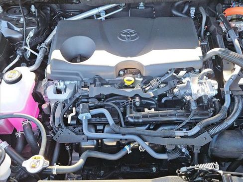 New 2025 Toyota RAV4 XLE image 15
