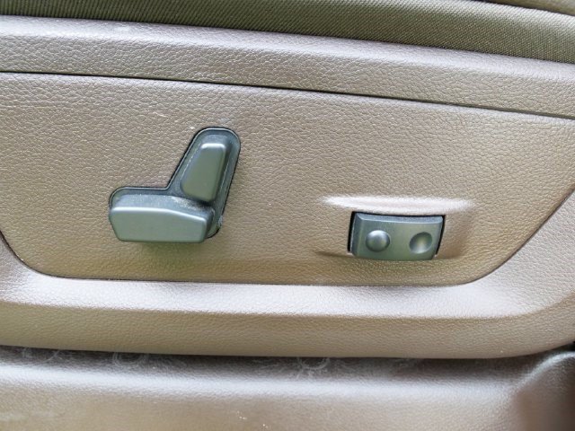 Used 2025 RAM 2500 Laramie AWD/4WD image 15