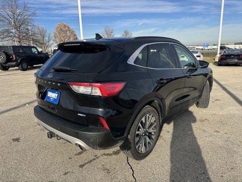 Used 2020 Ford Escape Titanium image 8