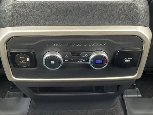 Used 2022 Ford Expedition XLT image 45
