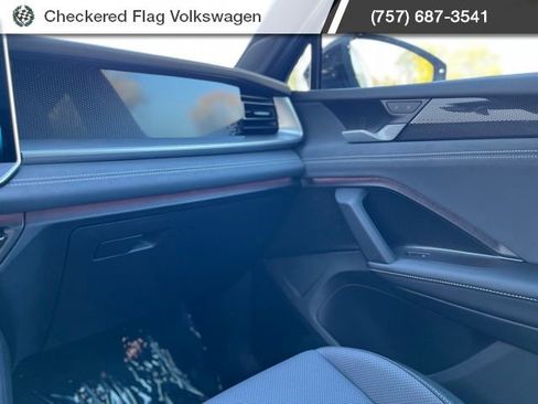 New 2026 Volkswagen Tiguan SE R-Line image 30