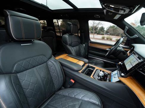 Used 2022 Jeep Grand Wagoneer Series III w/ Rear Seat Video Group 1 image 28