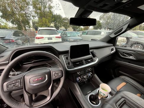 Used 2022 GMC Yukon XL AT4 w/ Max Trailering Package image 8