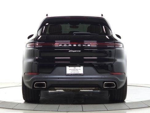 Used 2024 Porsche Cayenne AWD/4WD image 6