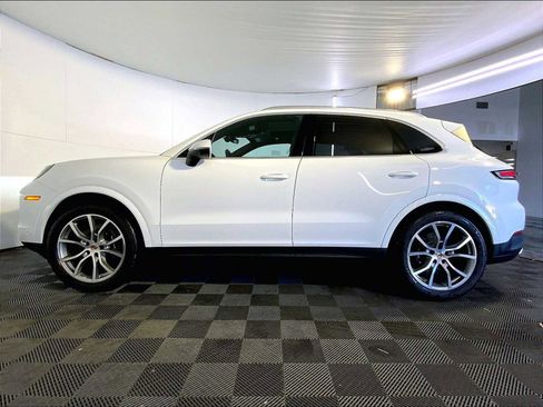 Certified 2026 Porsche Cayenne AWD/4WD image 2