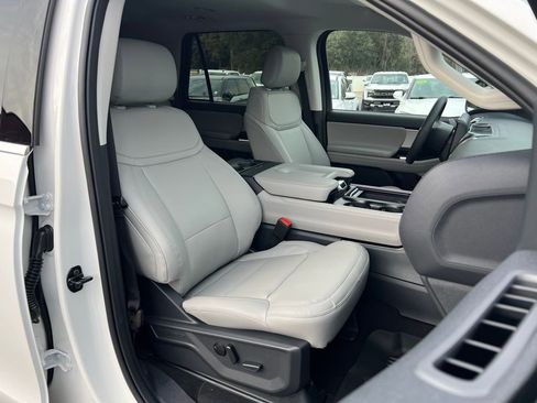 New 2026 Ford Expedition Active image 20