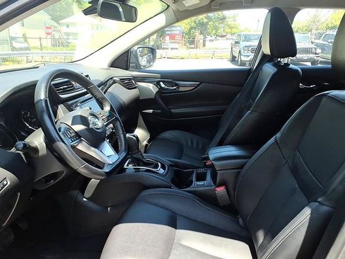Used 2022 Nissan Rogue Sport SL AWD/4WD image 17