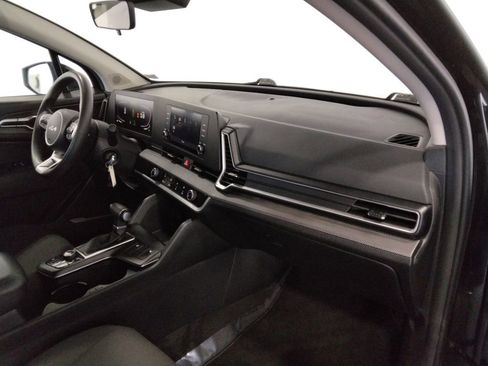 Used 2024 Kia Sportage LX image 39