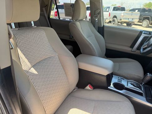 Used 2019 Toyota 4Runner SR5 AWD/4WD image 15
