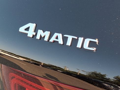 Used 2022 Mercedes-Benz GLC 300 4MATIC SUV image 31