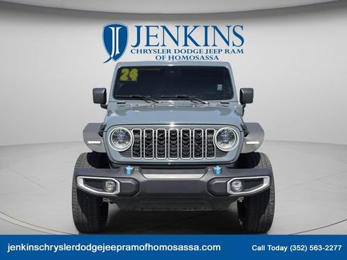 Used 2024 Jeep Wrangler Unlimited Sahara AWD/4WD image 11