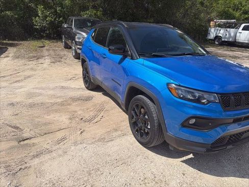 Certified 2023 Jeep Compass Altitude image 3