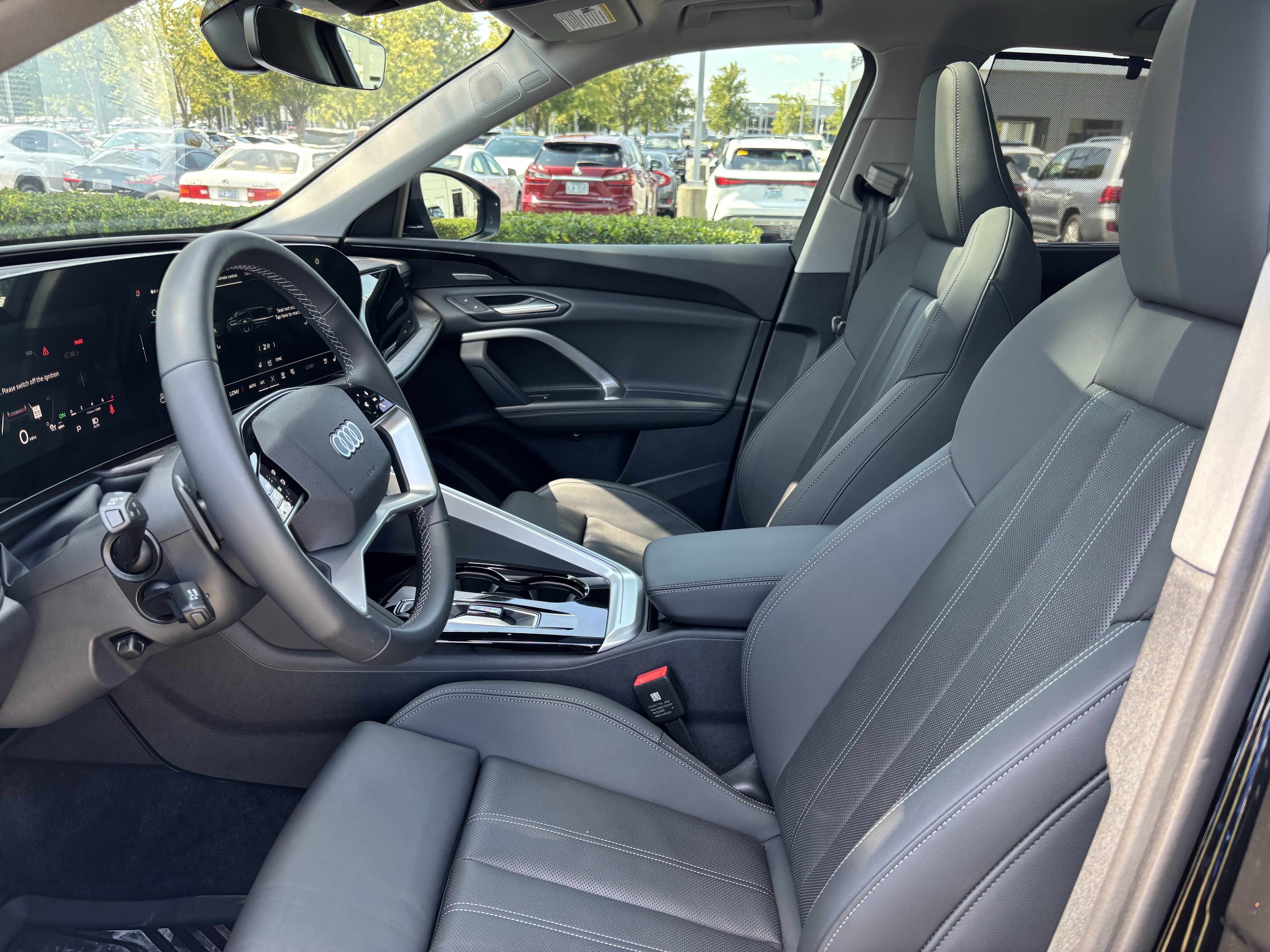 Certified 2025 Audi Q5 Premium AWD/4WD image 16