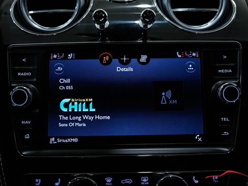 Used 2018 Bentley Bentayga image 79