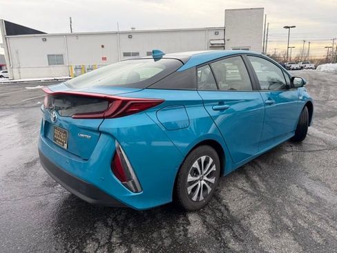 Used 2021 Toyota Prius Prime Limited image 5