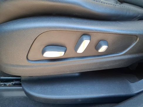 Used 2017 Cadillac XT5 Luxury w/ Driver Awareness Package image 10