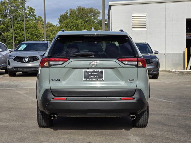 Used 2021 Toyota RAV4 XLE w/ Convenience Package AWD/4WD image 7