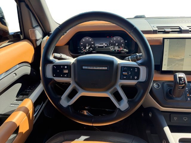 Used 2024 Land Rover Defender 130 X-Dynamic SE AWD/4WD image 13