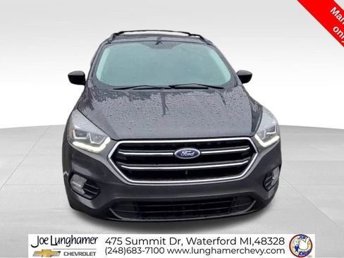 Used 2017 Ford Escape SE w/ SE Sport Appearance Package AWD/4WD image 3