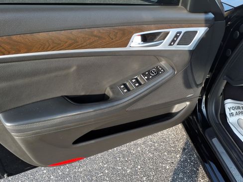 Used 2015 Hyundai Genesis 5.0 image 10