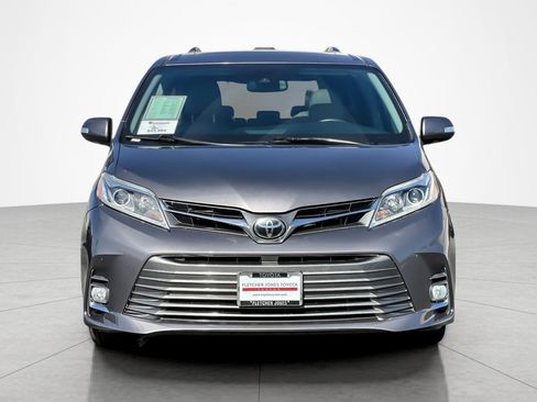 Certified 2020 Toyota Sienna Limited image 8