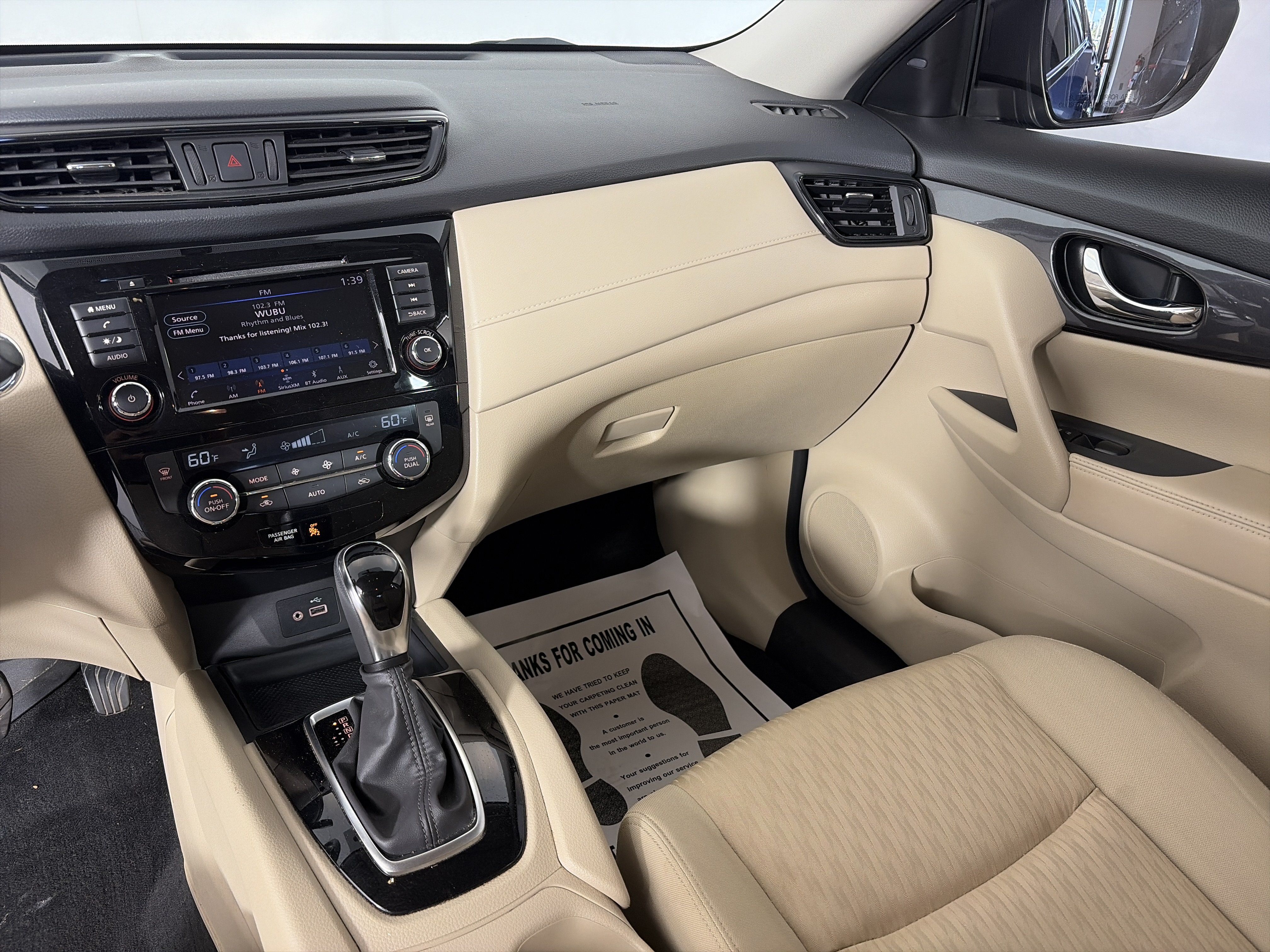 Used 2018 Nissan Rogue SV FWD image 4