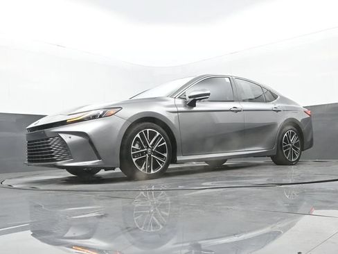 Used 2026 Toyota Camry XLE w/ Premium Plus Package FWD image 26
