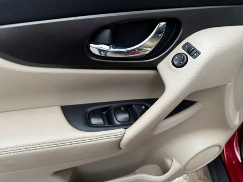 Used 2014 Nissan Rogue S FWD image 14