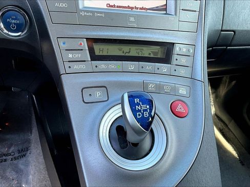 Used 2014 Toyota Prius Four image 13