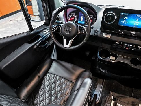 Used 2023 Mercedes-Benz Sprinter 2500 image 18