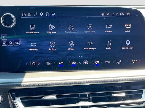 Used 2025 Chevrolet Traverse LT FWD image 22