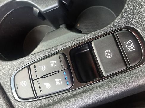 Used 2022 Kia Niro EX Premium image 26