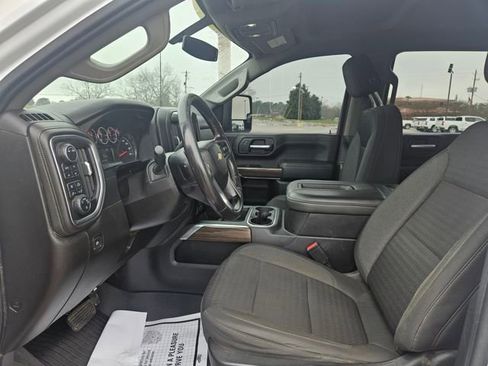 Used 2022 Chevrolet Silverado 2500 LT w/ Convenience Package image 9