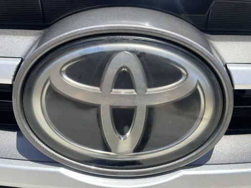 Used 2019 Toyota Highlander Plus FWD image 28