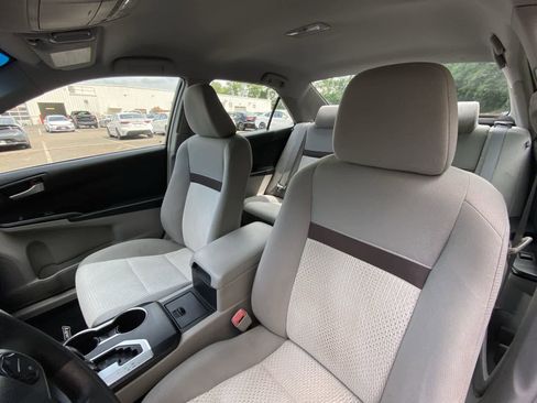 Used 2012 Toyota Camry LE FWD image 21
