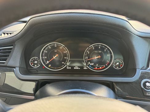 Used 2015 BMW 740Li image 15