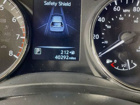Used 2017 Nissan Rogue SL w/ SL Premium Package FWD image 13