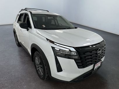 New 2026 Nissan Pathfinder SV