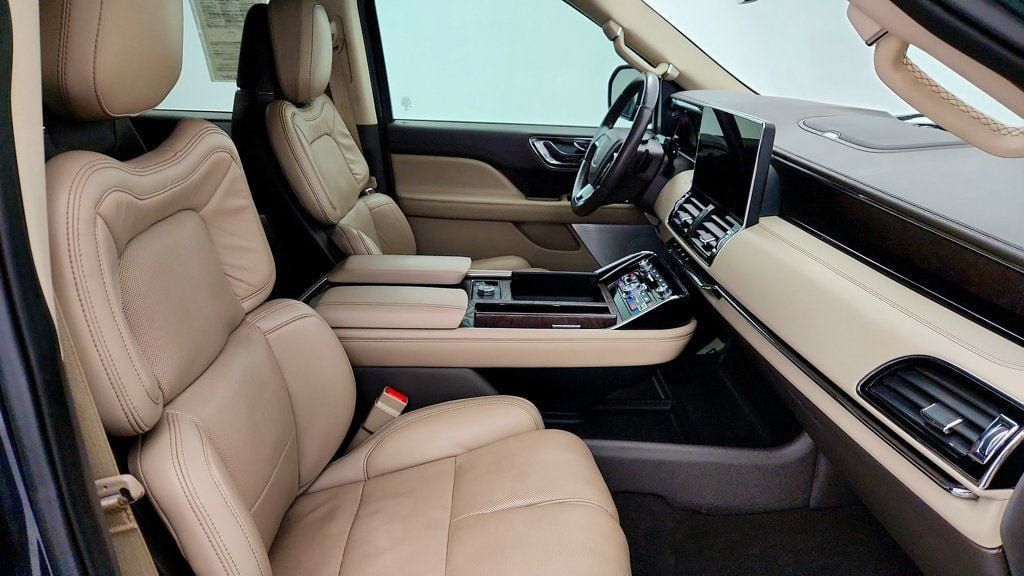 Used 2022 Lincoln Navigator Reserve RWD image 23