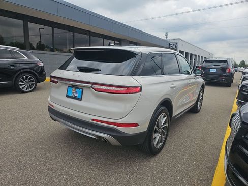 Certified 2024 Lincoln Corsair AWD w/ Equipment Group 101A image 2