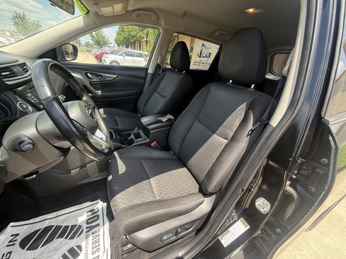 Used 2019 Nissan Rogue SV w/ Premium Package FWD image 9