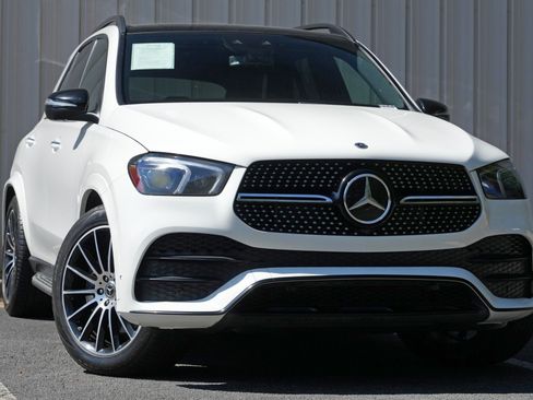 Used 2022 Mercedes-Benz GLE 450 4MATIC w/ AMG Line Exterior image 4